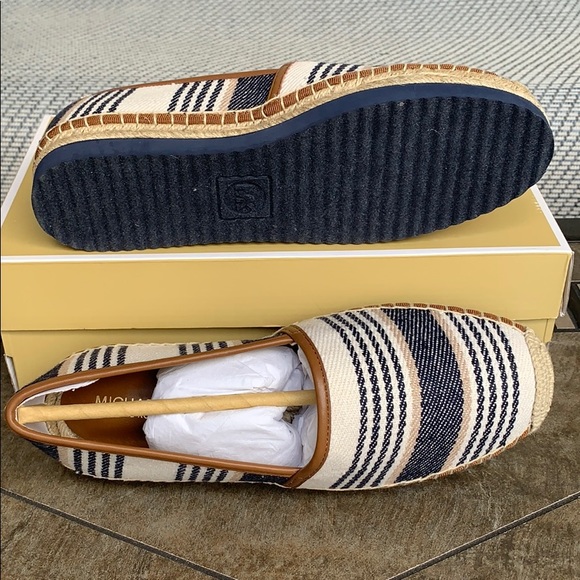 MICHAEL KORS MATHILDE ESPADRILLE CANVAS NAVY MULTI - Picture 3 of 16